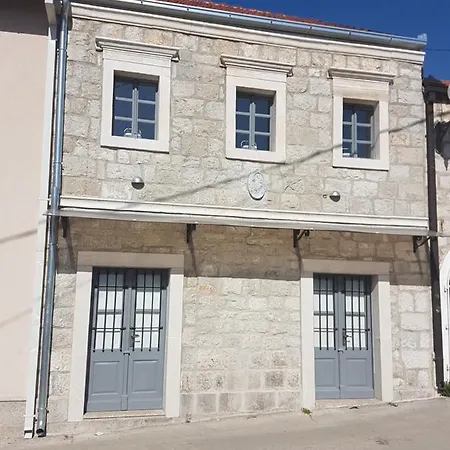 Kamena Kuca-stone House *