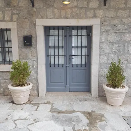 Kamena Kuca-stone House