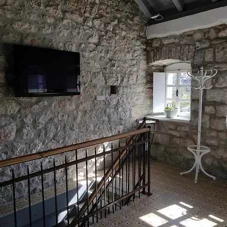 Kamena Kuca-stone House Apartment Trebinje